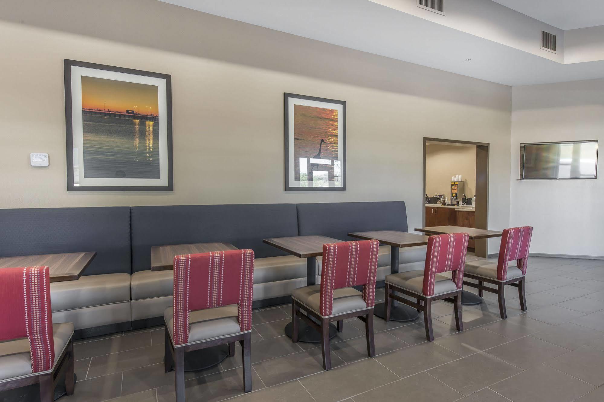 Comfort Suites Dunnellon Near Rainbow Springs Exteriör bild